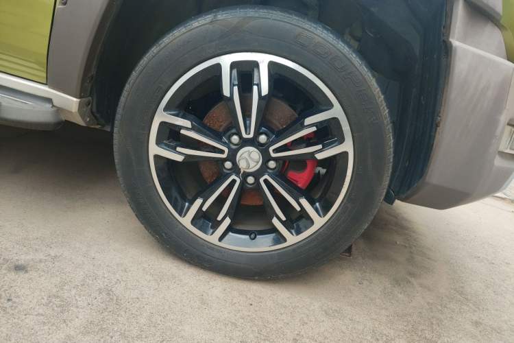 Used BAIC Off-Road BJ20 2016 1.5T Manual Luxury Model Right Front Wheel Hub