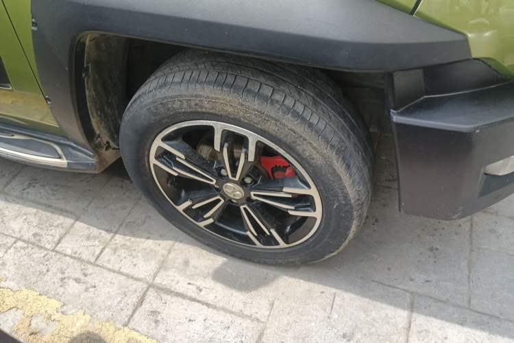 Used BAIC Off-Road BJ20 2016 1.5T CVT Luxury Model Right Front Wheel Hub