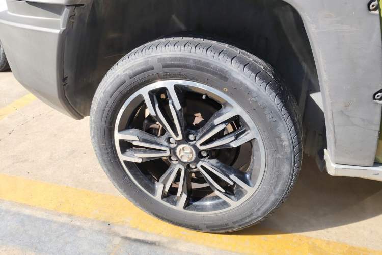 Used BAIC Off-Road BJ20 2016 1.5T Manual Luxury Model Right Rear Wheel Hub