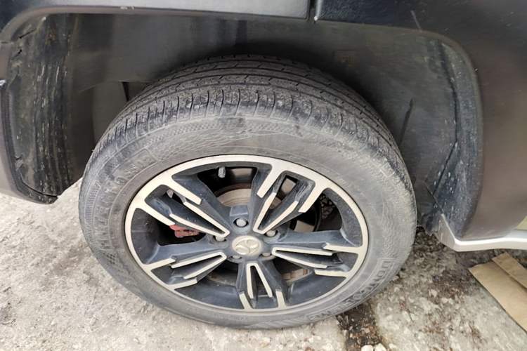 Used BAIC Off-Road BJ20 2016 1.5T CVT Luxury Model Right Rear Wheel Hub
