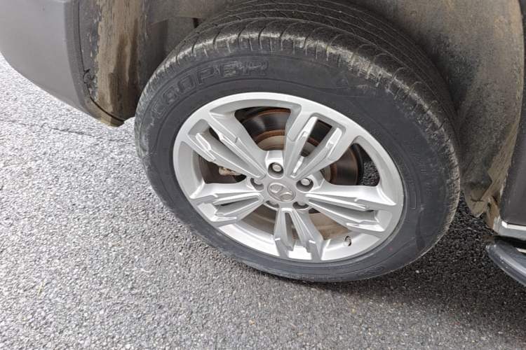 Used BAIC Off-Road BJ20 2016 1.5T CVT Elite Model Right Rear Wheel Hub