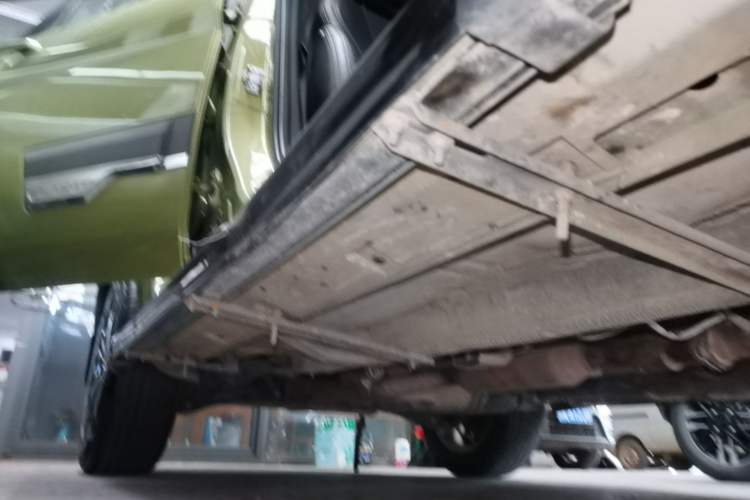 Used BAIC Off-Road BJ20 2016 1.5T CVT Luxury Model Right Side Sill