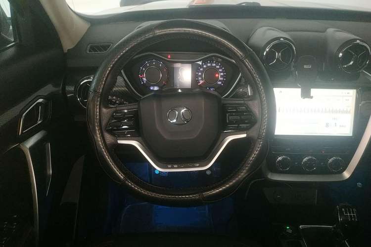 Used BAIC Off-Road BJ20 2016 1.5T Manual Luxury Model Steering Wheel