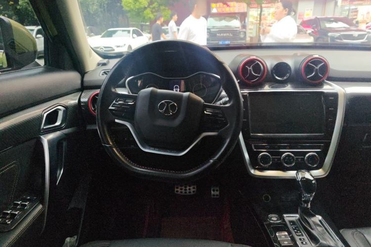 Used BAIC Off-Road BJ20 2016 1.5T CVT Luxury Model Steering Wheel