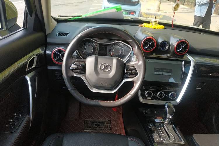 Used BAIC Off-Road BJ20 2016 1.5T CVT Luxury Model Steering Wheel
