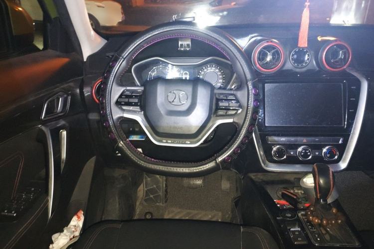 Used BAIC Off-Road BJ20 2016 1.5T CVT Luxury Model Steering Wheel