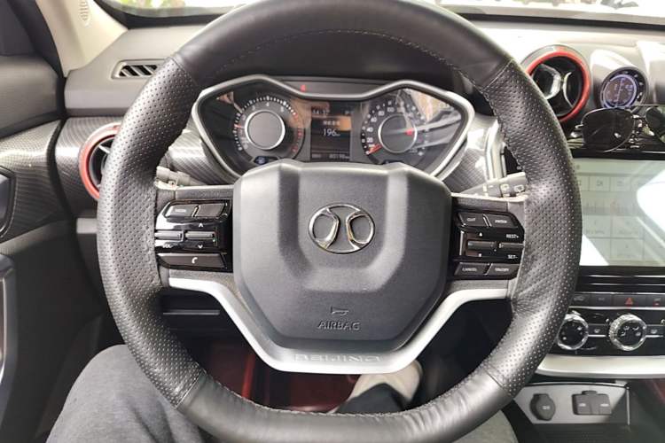 Used BAIC Off-Road BJ20 2016 1.5T CVT Luxury Model Steering Wheel