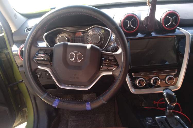 Used BAIC Off-Road BJ20 2016 1.5T CVT Luxury Model Steering Wheel