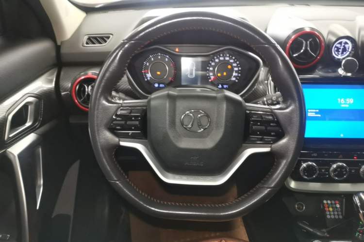 Used BAIC Off-Road BJ20 2016 1.5T CVT Luxury Model Steering Wheel