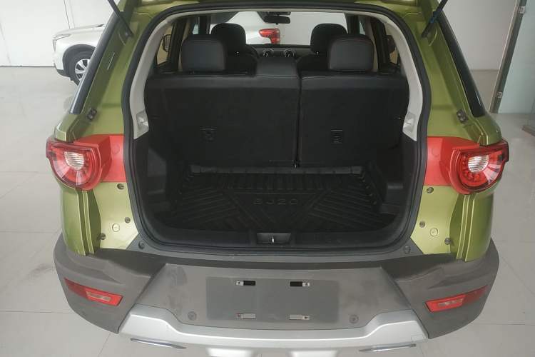 Used BAIC Off-Road BJ20 2016 1.5T Manual Luxury Model Trunk