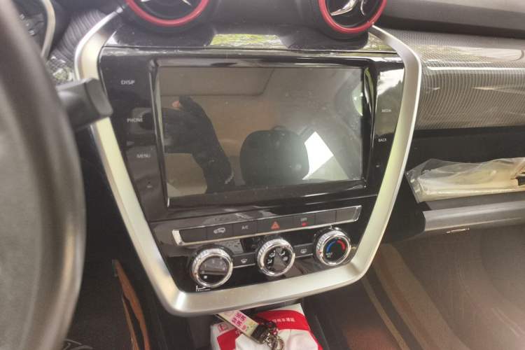 Used BAIC Off-Road BJ20 2016 1.5T Manual Luxury Model Audio And AC Panel