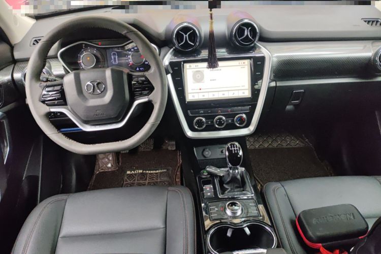Used BAIC Off-Road BJ20 2016 1.5T Manual Luxury Model Center Console