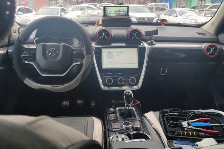 Used BAIC Off-Road BJ20 2016 1.5T Manual Luxury Model Center Console