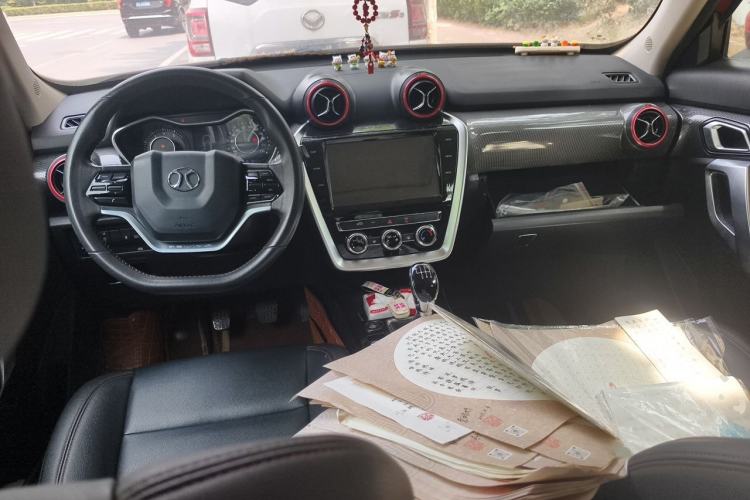 Used BAIC Off-Road BJ20 2016 1.5T Manual Luxury Model Center Console