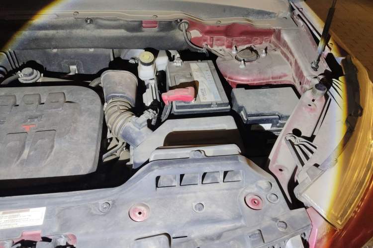 Used BAIC Off-Road BJ20 2016 1.5T CVT Prestige Edition Engine Bay Left
