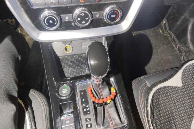Used BAIC Off-Road BJ20 2016 1.5T CVT Prestige Edition Gear Lever