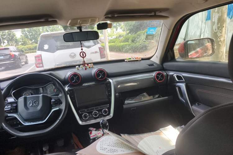 Used BAIC Off-Road BJ20 2016 1.5T Manual Luxury Model Headliner