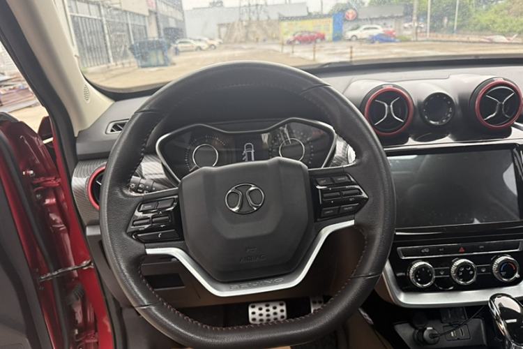 Used BAIC Off-Road BJ20 2016 1.5T CVT Luxury Model Interior 2