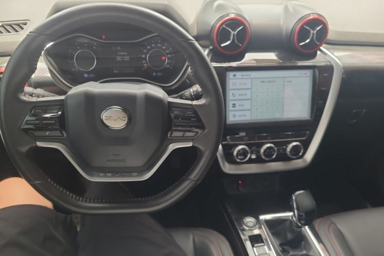 Used BAIC Off-Road BJ20 2016 1.5T Manual Luxury Model Interior 3