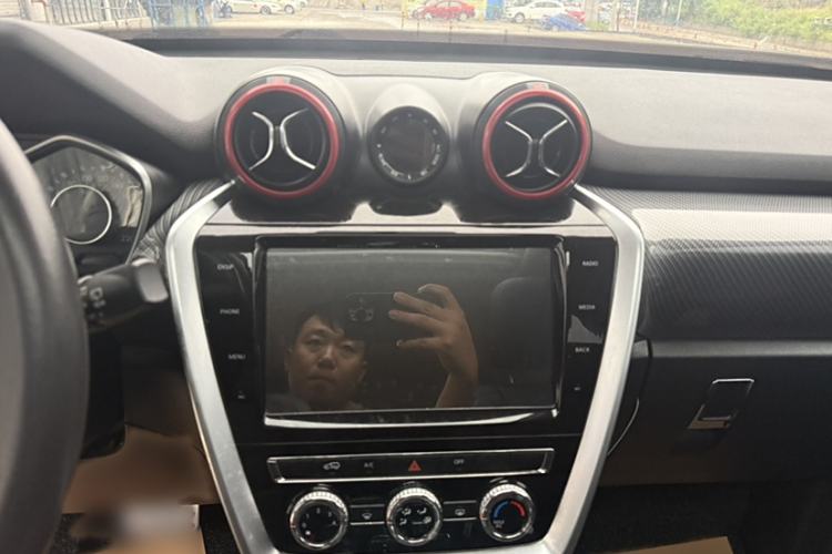 Used BAIC Off-Road BJ20 2016 1.5T CVT Luxury Model Interior 3