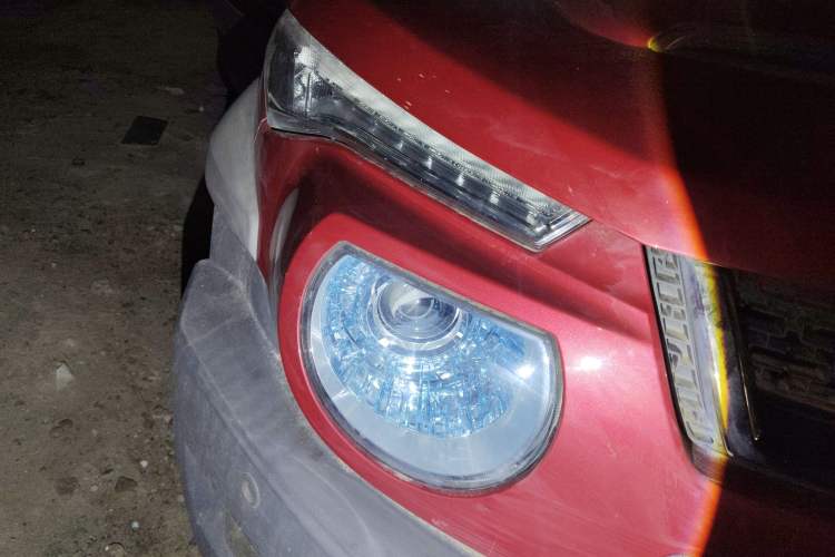 Used BAIC Off-Road BJ20 2016 1.5T CVT Prestige Edition Right Front Headlight