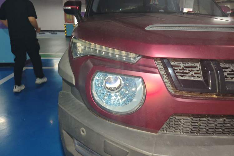 Used BAIC Off-Road BJ20 2016 1.5T CVT Luxury Model Right Front Headlight