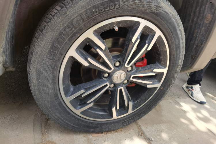 Used BAIC Off-Road BJ20 2016 1.5T Manual Luxury Model Right Front Wheel Hub