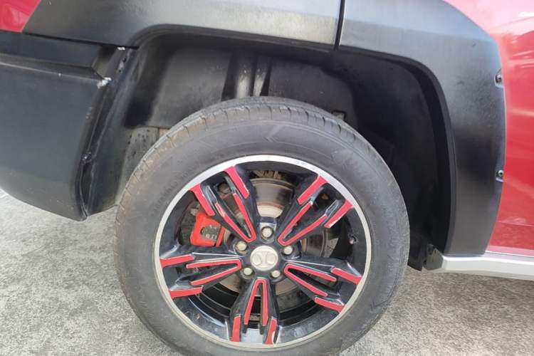 Used BAIC Off-Road BJ20 2016 1.5T CVT Prestige Edition Right Rear Wheel Hub