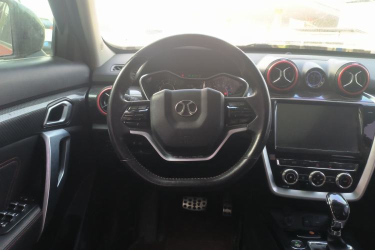 Used BAIC Off-Road BJ20 2016 1.5T CVT Luxury Model Steering Wheel