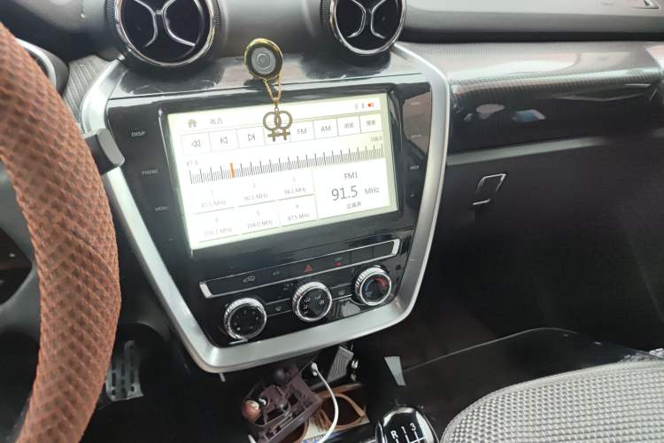 Used BAIC Off-Road BJ20 2016 1.5T Manual Luxury Model Audio And AC Panel