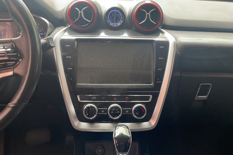 Used BAIC Off-Road BJ20 2016 1.5T CVT Luxury Model Audio And AC Panel