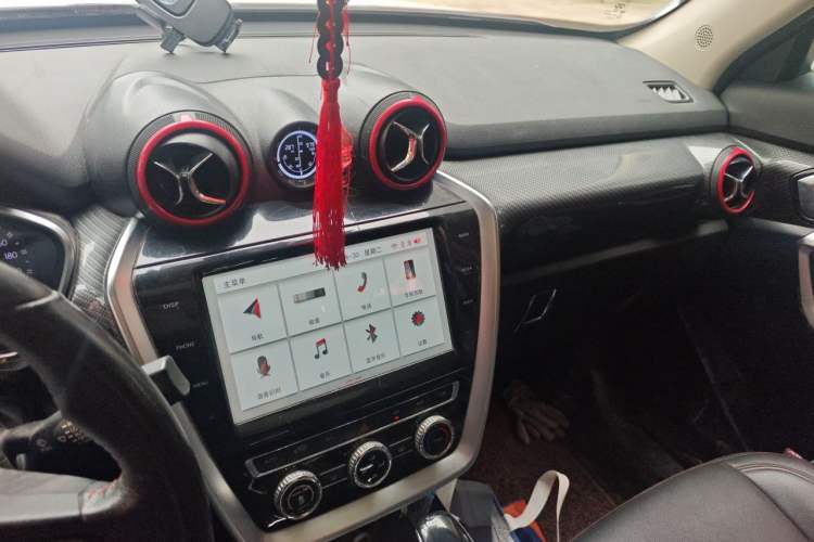 Used BAIC Off-Road BJ20 2016 1.5T CVT Luxury Model Audio And AC Panel