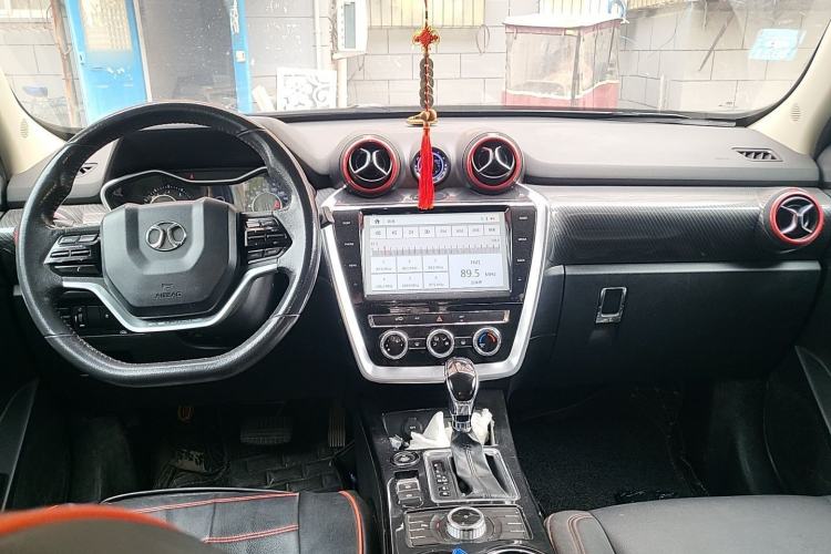Used BAIC Off-Road BJ20 2016 1.5T CVT Luxury Model Center Console