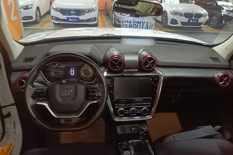 Used BAIC Off-Road BJ20 2016 1.5T Manual Luxury Model Center Console