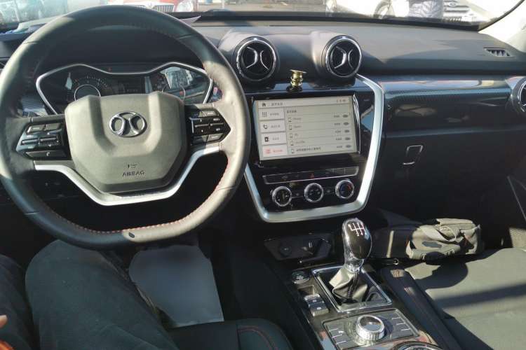 Used BAIC Off-Road BJ20 2016 1.5T Manual Luxury Model Center Console