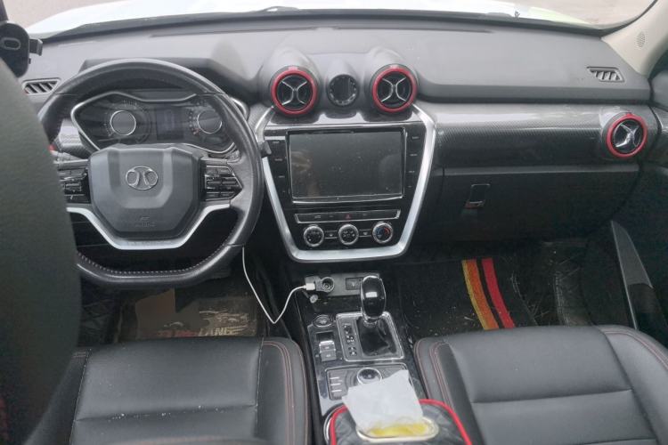 Used BAIC Off-Road BJ20 2016 1.5T CVT Luxury Model Center Console
