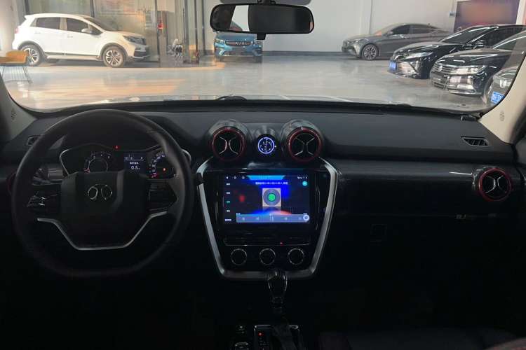 Used BAIC Off-Road BJ20 2016 1.5T CVT Luxury Model Center Console