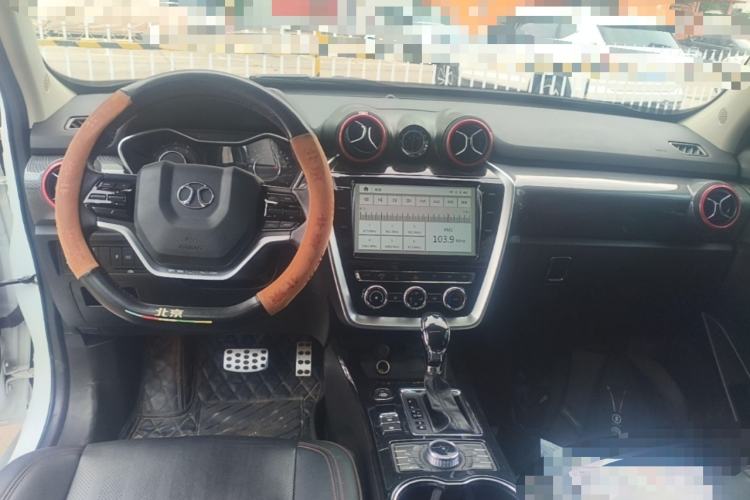 Used BAIC Off-Road BJ20 2016 1.5T CVT Prestige Edition Center Console