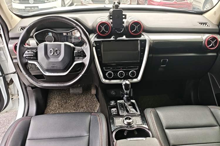 Used BAIC Off-Road BJ20 2016 1.5T CVT Luxury Model Center Console