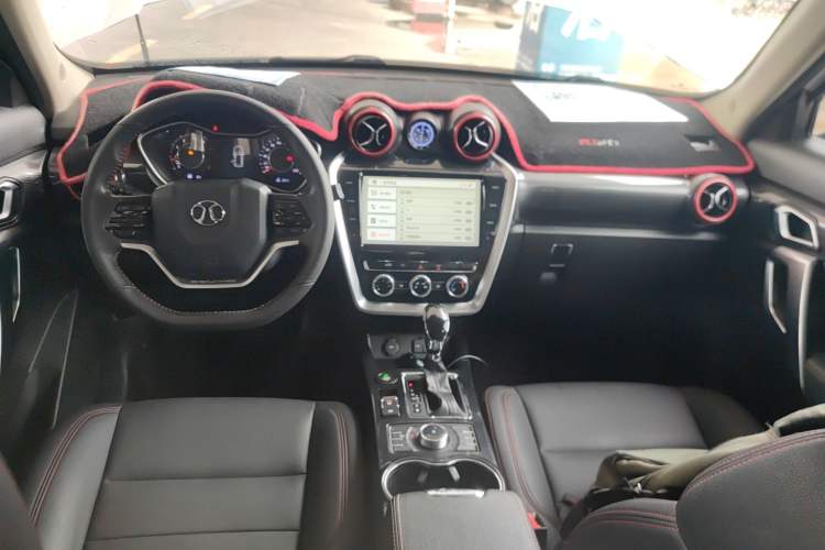 Used BAIC Off-Road BJ20 2016 1.5T CVT Luxury Model Center Console
