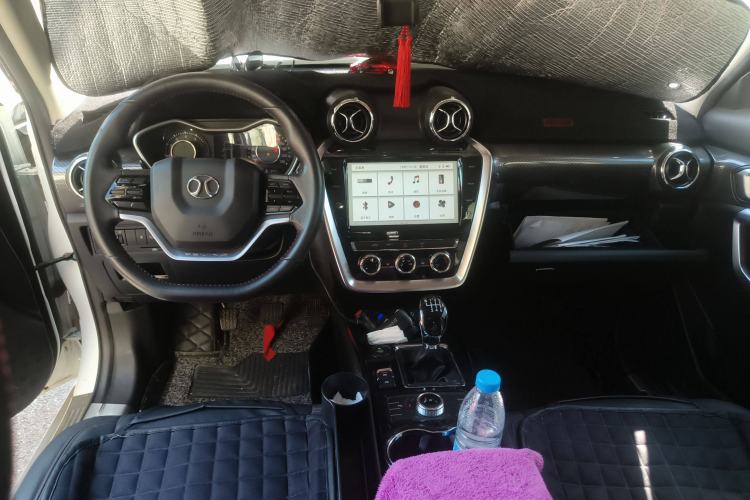 Used BAIC Off-Road BJ20 2016 1.5T Manual Luxury Model Center Console