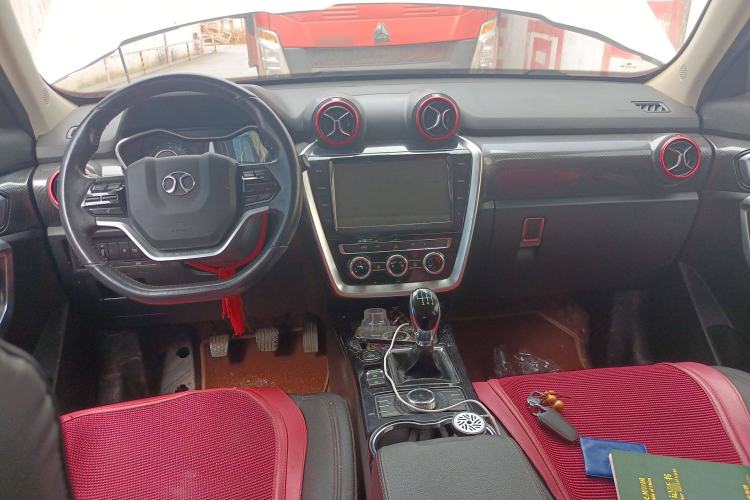 Used BAIC Off-Road BJ20 2016 1.5T Manual Luxury Model Center Console