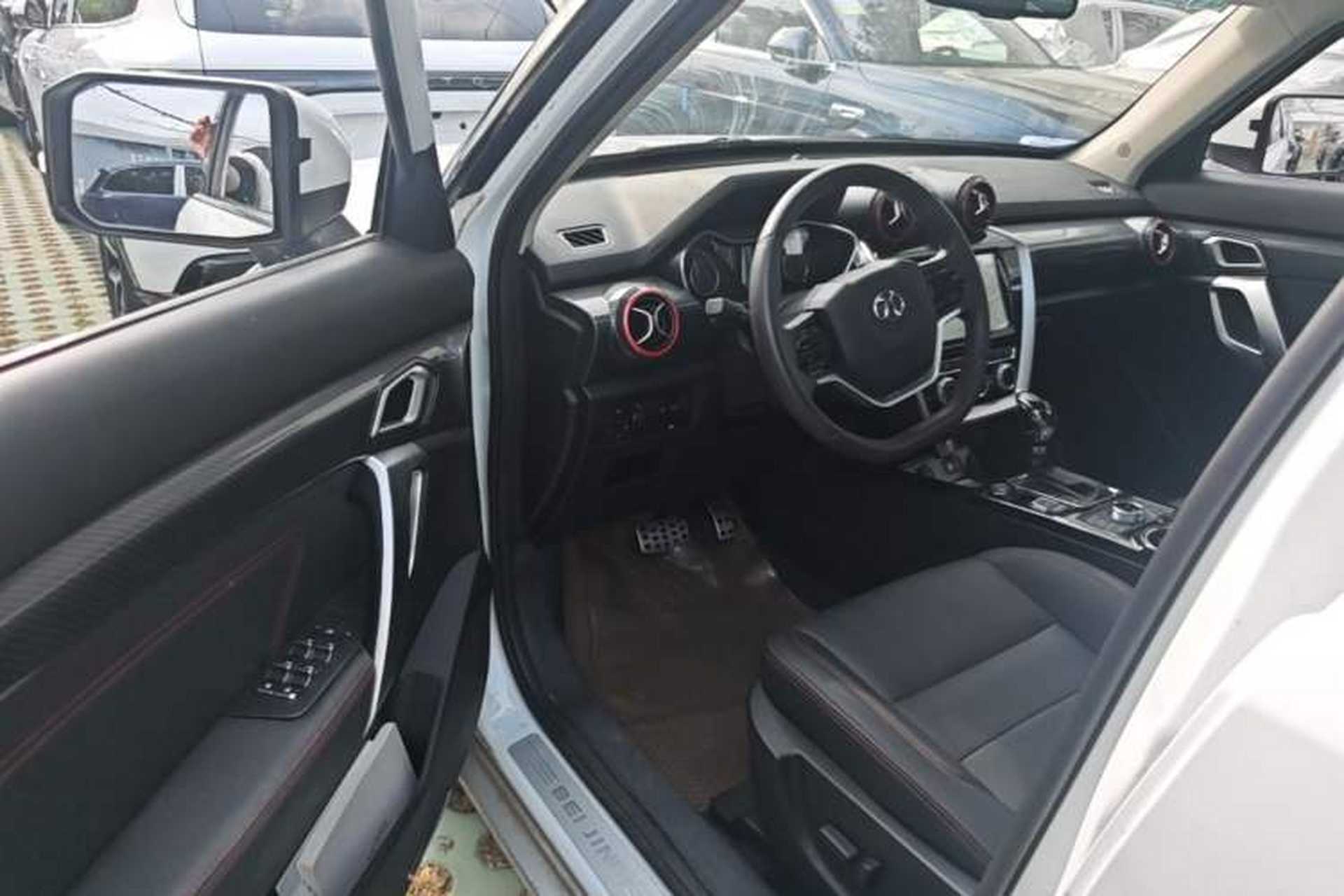 Used BAIC Off-Road BJ20 2016 1.5T CVT Prestige Edition Driver Seat