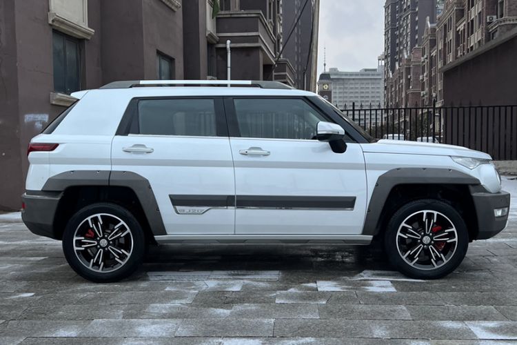 Used BAIC Off-Road BJ20 2016 1.5T Manual Luxury Model Exterior 2
