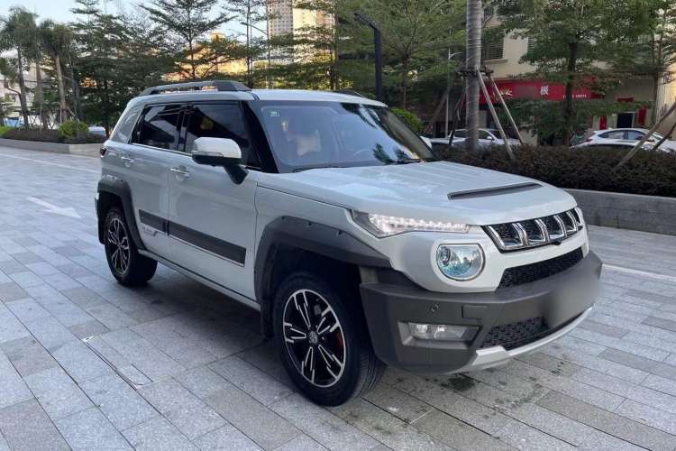 Used BAIC Off-Road BJ20 2016 1.5T CVT Luxury Model Exterior 2