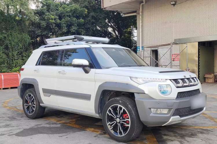 Used BAIC Off-Road BJ20 2016 1.5T Manual Luxury Model Exterior 2