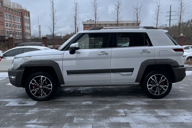 Used BAIC Off-Road BJ20 2016 1.5T Manual Luxury Model Exterior 3