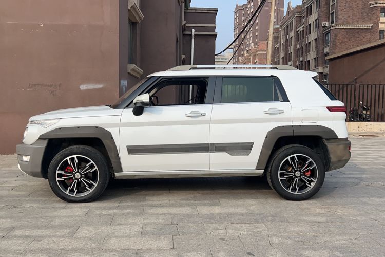 Used BAIC Off-Road BJ20 2016 1.5T Manual Luxury Model Exterior 5