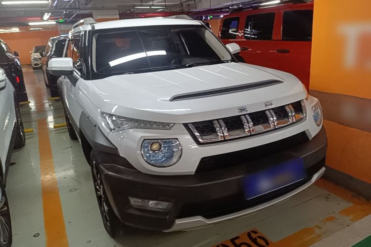 Used BAIC Off-Road BJ20 2016 1.5T Manual Luxury Model Front Right 45 Deg