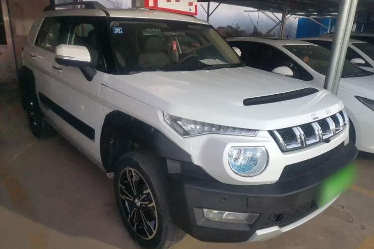 Used BAIC Off-Road BJ20 2016 1.5T Manual Luxury Model Front Right 45 Deg